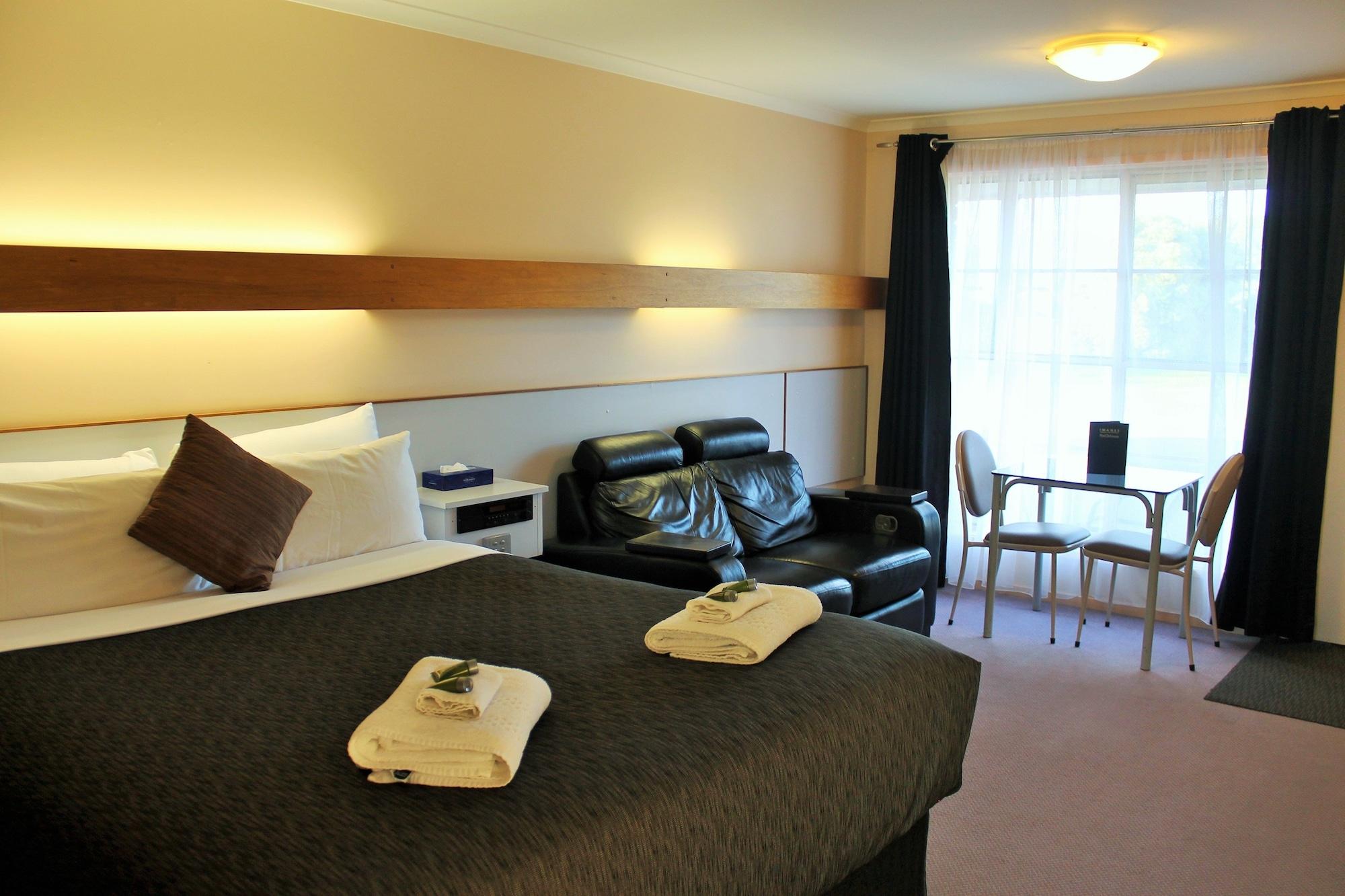 Gateway Motor Inn Уорнъмбул Екстериор снимка