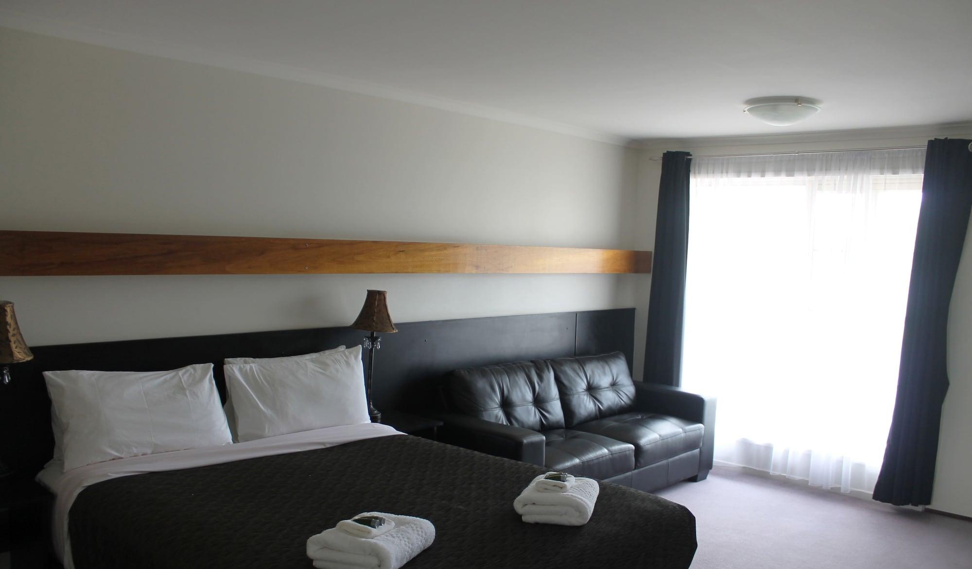 Gateway Motor Inn Уорнъмбул Екстериор снимка