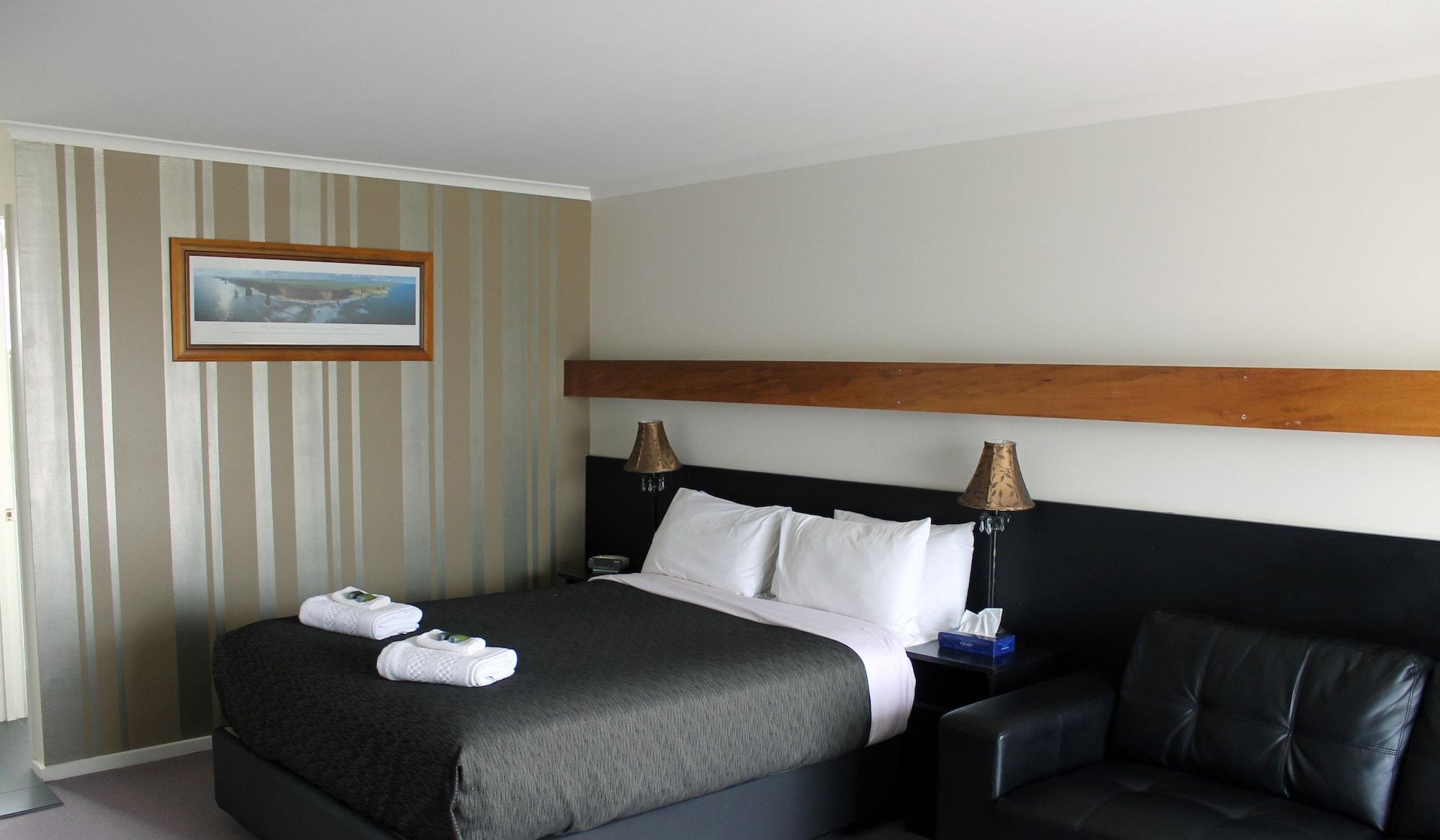 Gateway Motor Inn Уорнъмбул Екстериор снимка
