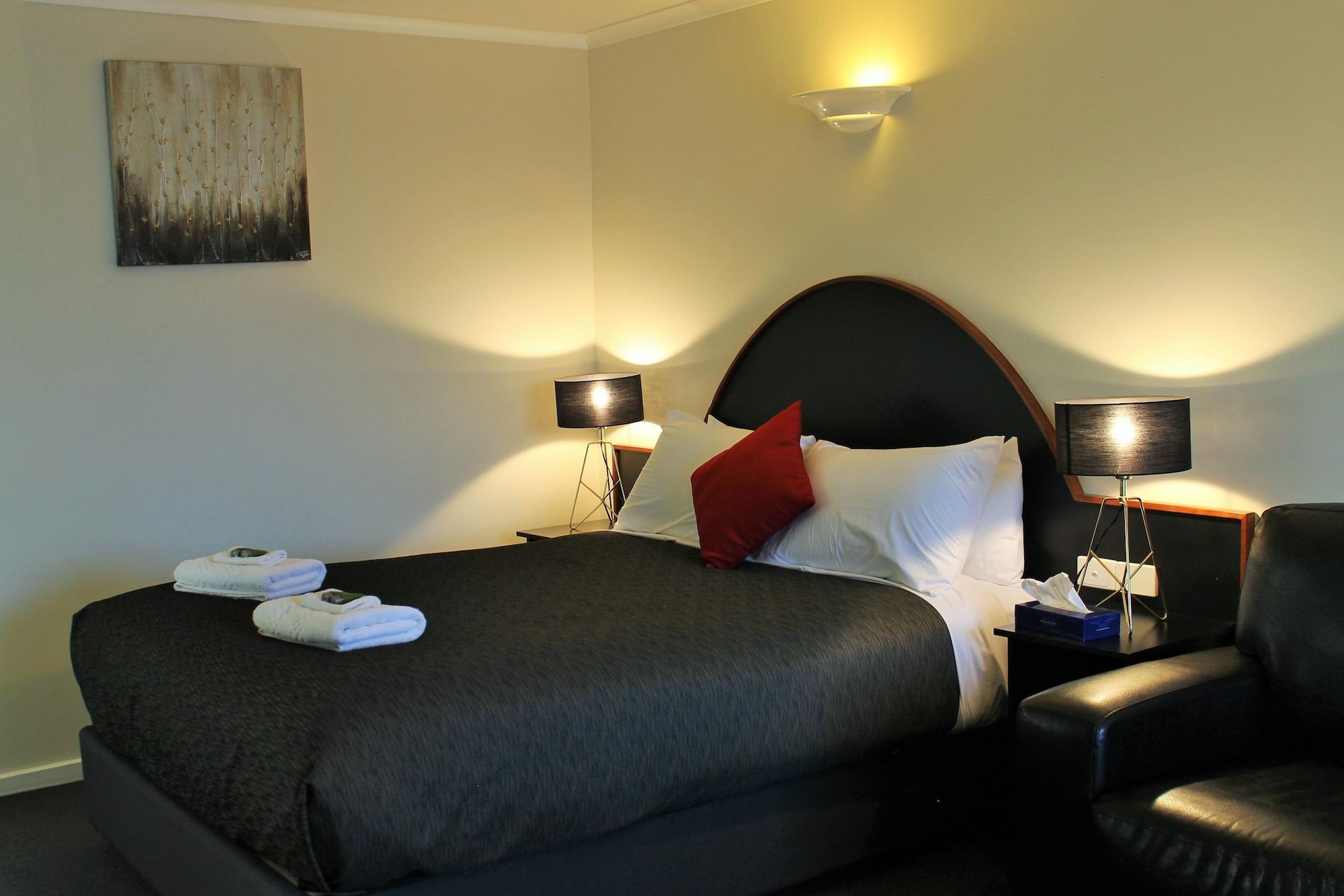 Gateway Motor Inn Уорнъмбул Екстериор снимка