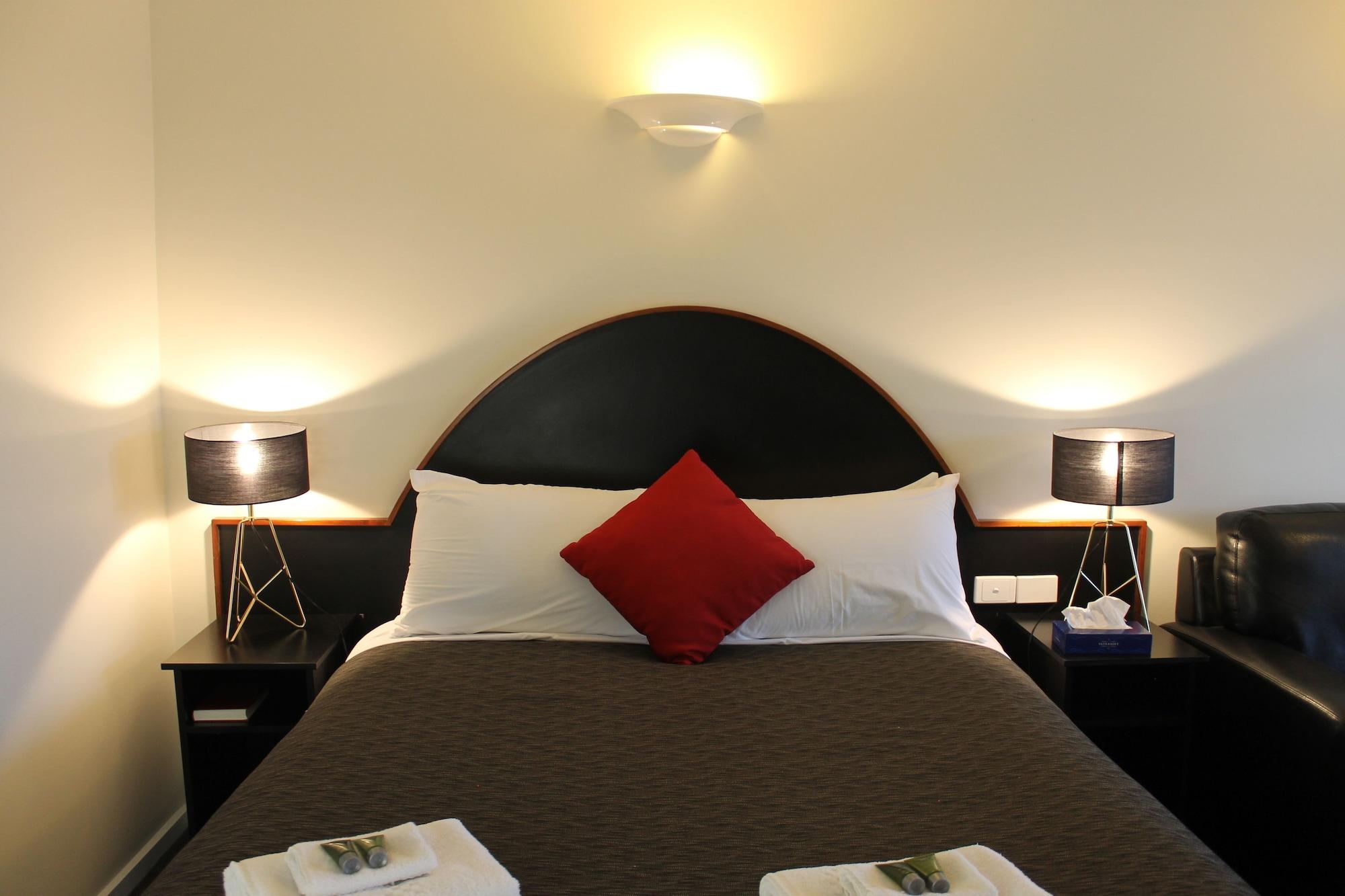 Gateway Motor Inn Уорнъмбул Екстериор снимка
