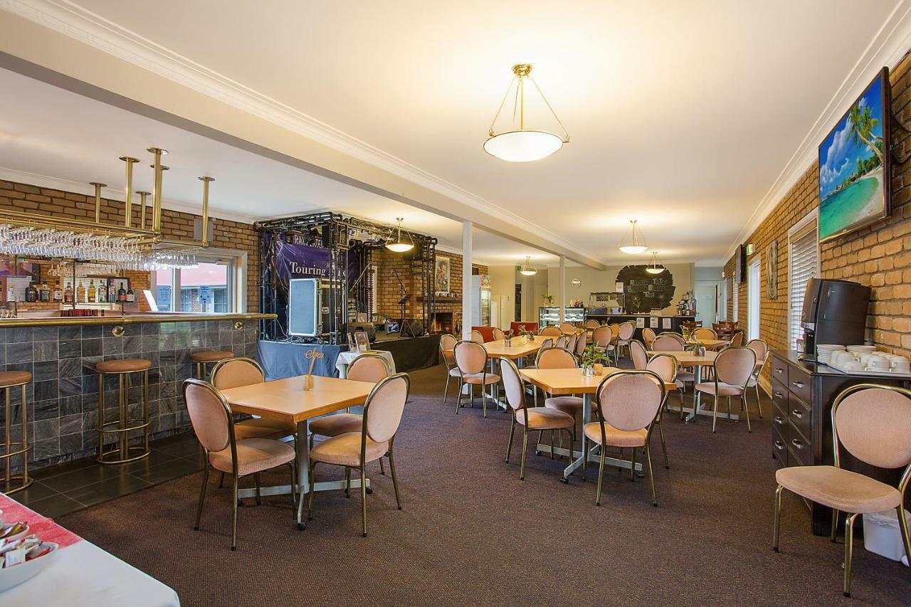 Gateway Motor Inn Уорнъмбул Екстериор снимка